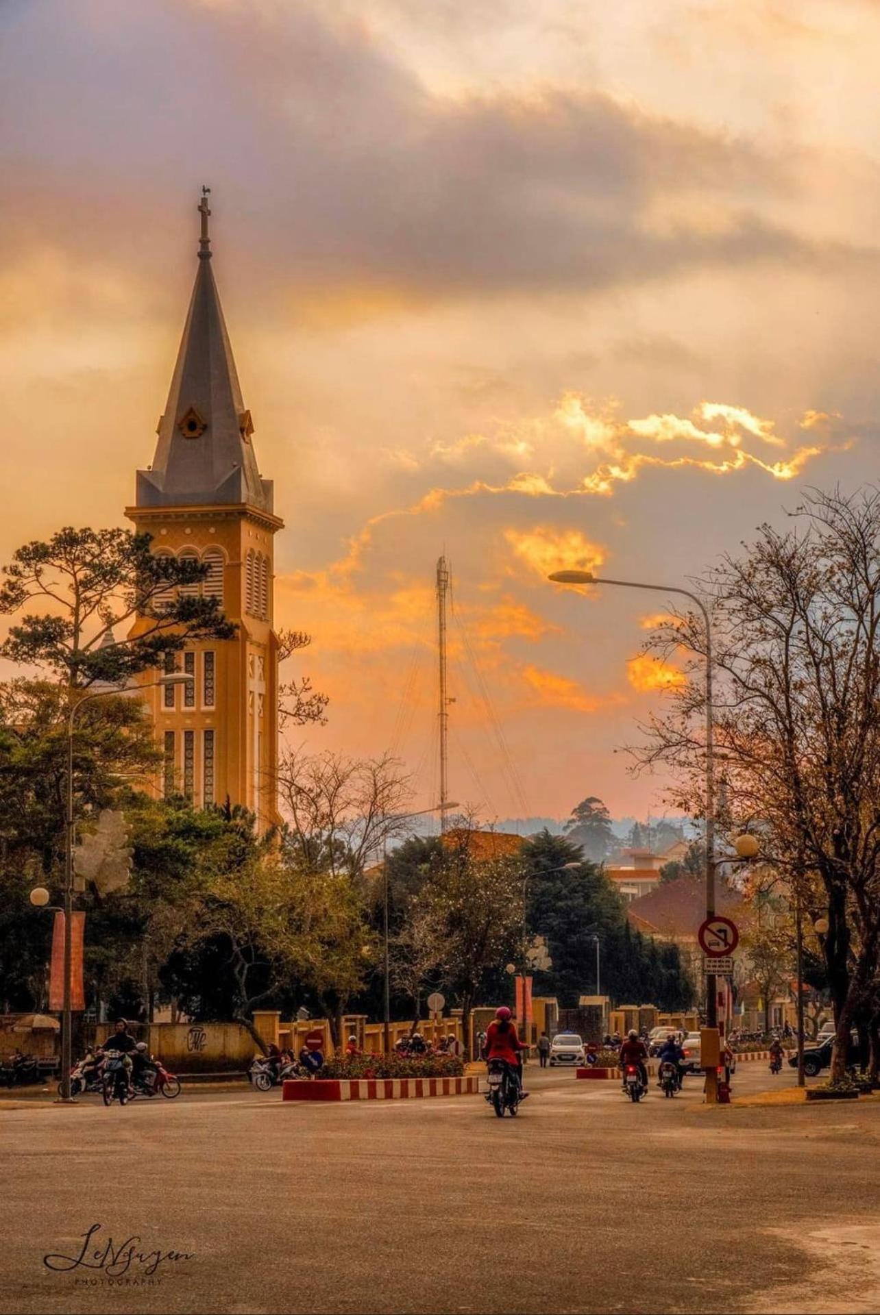Mat Troi Vang Dalat Hotel Exterior photo